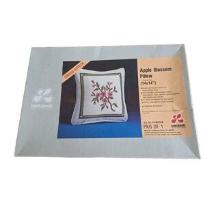 LeeWards Vintage 1975 Needlepoint Kit Apple Blossom Pillow 14X14 NOS Flowers New
